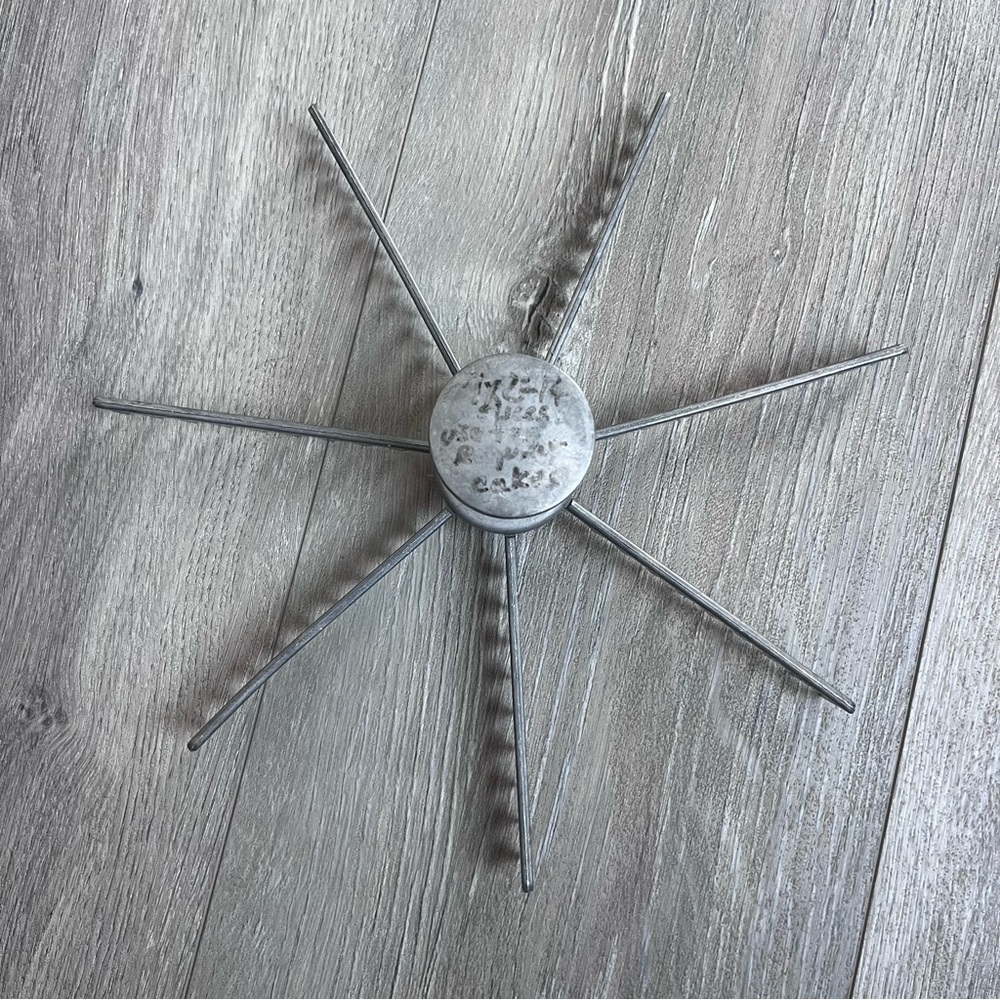 9" Pie Piece Cutter, Metal With Tines